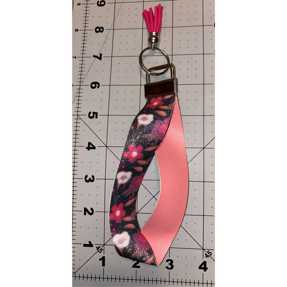 ☀️3/$9☀️ Glitter Floral Faux Leather Keychain with Pink Tassel